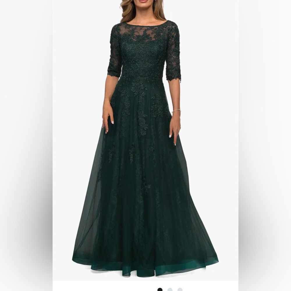 NWT La Femme Lace and Tulle A-line Gown with Three Quarter Sleeves 10 Emerald